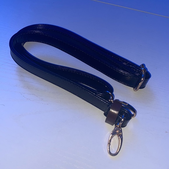 Gold Chain Croc Embossed Purse - Picture 4 of 6